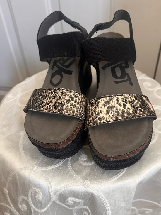 OTBT Shoes - OTBT Black Elastic Wedge Sandals with Metallic Snake-Print Strap